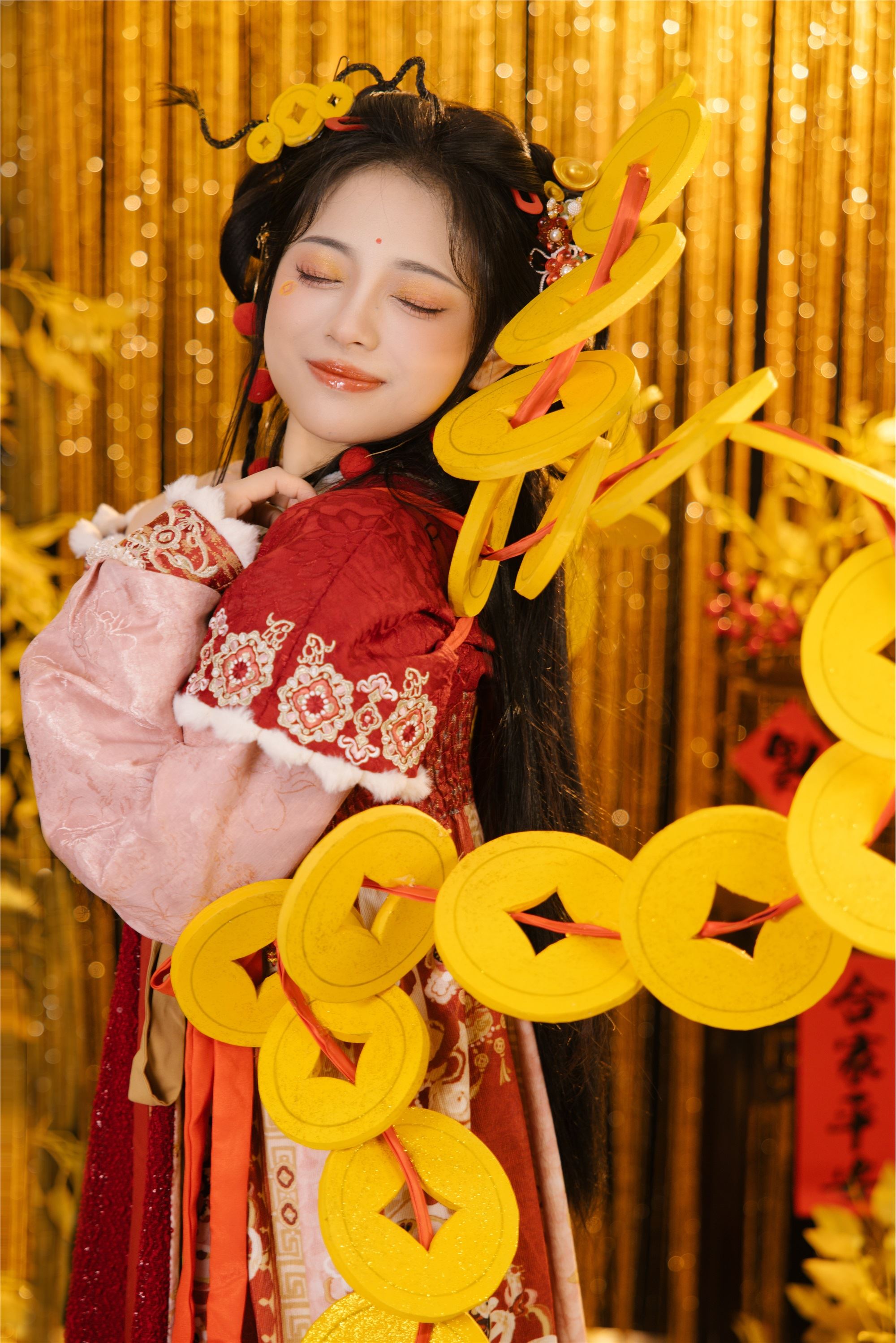 YITUYU艺图语 2025.01.30 蛇年大吉 衔鹿